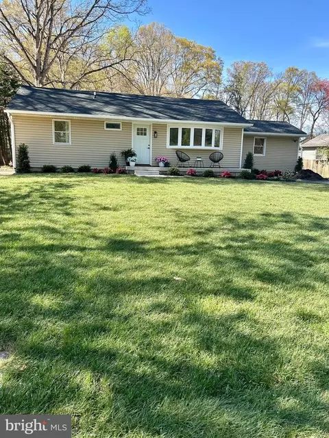 490 Greenwood St, Odenton, MD 21113