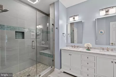 Bath - 336 Colony Point Pl, Edgewater, MD 21037 photo 1 of 6