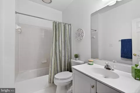 Bath - 336 Colony Point Pl, Edgewater, MD 21037 photo 6 of 6