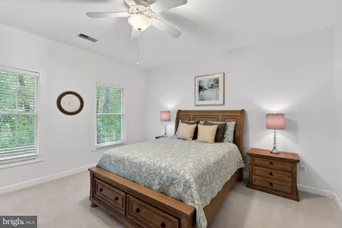 Bedroom - 336 Colony Point Pl, Edgewater, MD 21037 photo 5 of 6