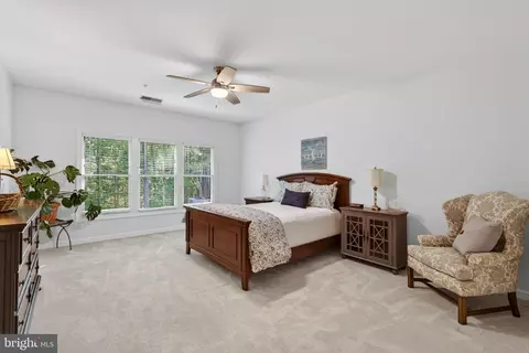 Bedroom - 336 Colony Point Pl, Edgewater, MD 21037 photo 1 of 6
