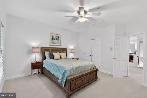 Bedroom - 336 Colony Point Pl, Edgewater, MD 21037 photo 4 of 6