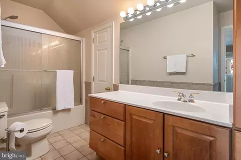 Bath - 1403 Mirable Way, Pasadena, MD 21122 photo 4 of 5