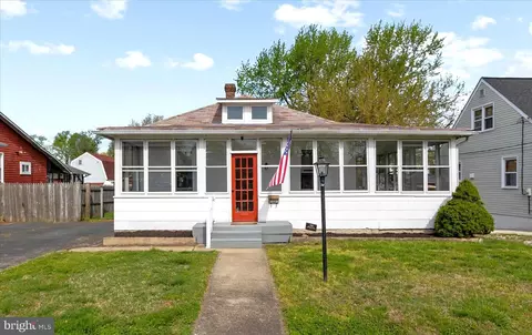 222 Wanda Rd, Pasadena, MD 21122