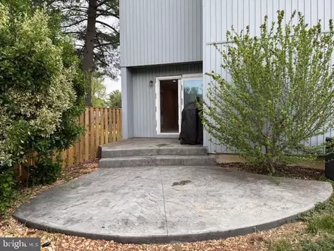Exterior - 2032 Cambridge Dr, Crofton, MD 21114 photo 4 of 5