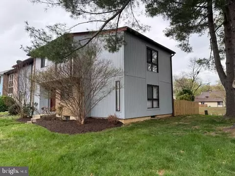Exterior - 2032 Cambridge Dr, Crofton, MD 21114 photo 5 of 5