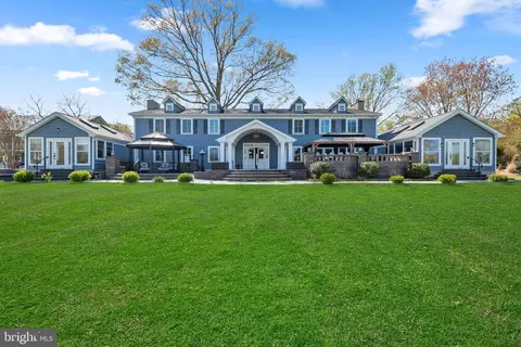5841 Rockhold Creek Rd, Deale, MD 20751