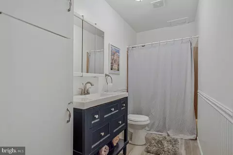 Bath - 91 Scotts Cove Rd, Edgewater, MD 21037 photo 4 of 4
