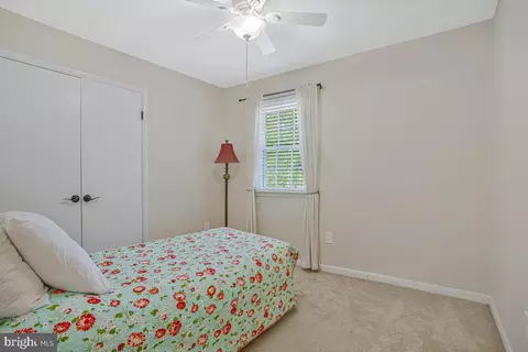 Bedroom - 91 Scotts Cove Rd, Edgewater, MD 21037 photo 6 of 10