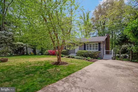 Exterior - 91 Scotts Cove Rd, Edgewater, MD 21037 photo 3 of 11