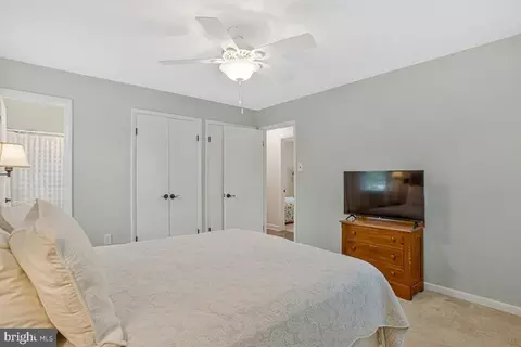 Bedroom - 91 Scotts Cove Rd, Edgewater, MD 21037 photo 3 of 10