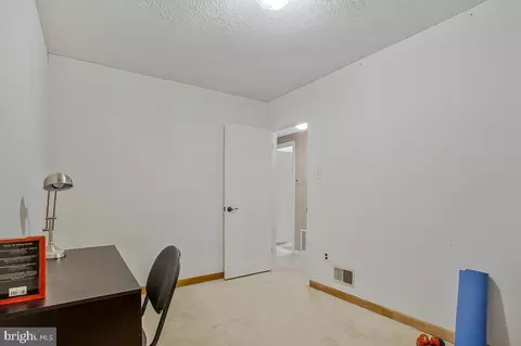 Bedroom - 91 Scotts Cove Rd, Edgewater, MD 21037 photo 10 of 10