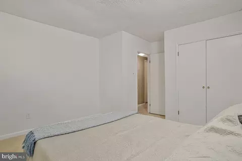 Bedroom - 91 Scotts Cove Rd, Edgewater, MD 21037 photo 8 of 10