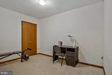 Bedroom - 91 Scotts Cove Rd, Edgewater, MD 21037 photo 9 of 10