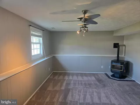 Living - 1424 Gesna Dr, Hanover, MD 21076 photo 2 of 2