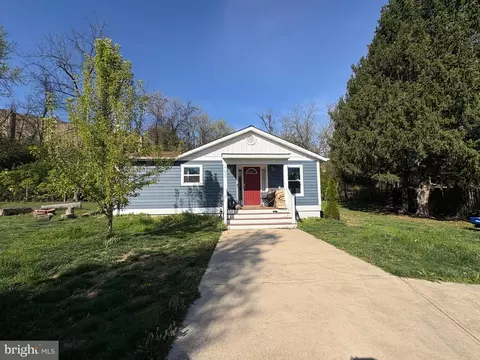 703 Cedar Ave, Glen Burnie, MD 21061