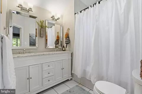Bath - 131 Tarragon Ln, Edgewater, MD 21037 photo 2 of 3