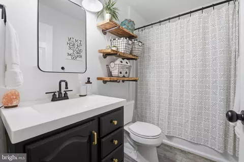 Bath - 131 Tarragon Ln, Edgewater, MD 21037 photo 3 of 3