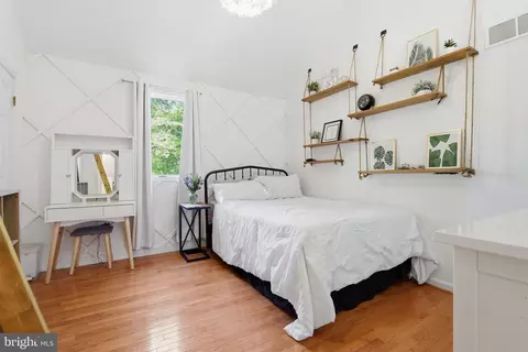 Bedroom - 131 Tarragon Ln, Edgewater, MD 21037 photo 5 of 9