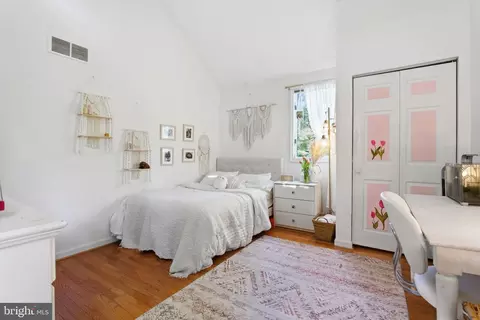 Bedroom - 131 Tarragon Ln, Edgewater, MD 21037 photo 7 of 9