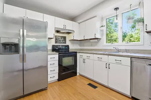 Kitchen - 131 Tarragon Ln, Edgewater, MD 21037 photo 2 of 2