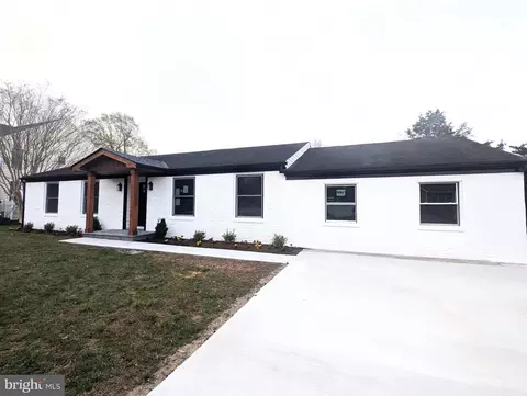 107 Lake View Dr, Annapolis, MD 21403