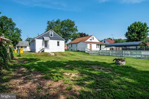 Exterior - 5 Hampton Rd, Linthicum Heights, MD 21090 photo 2 of 9
