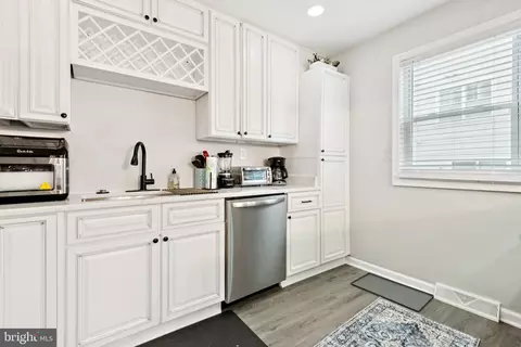 Kitchen - 805 Spa Rd, Annapolis, MD 21401 photo 3 of 7
