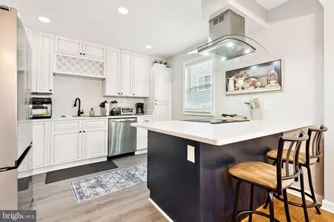 Kitchen - 805 Spa Rd, Annapolis, MD 21401 photo 4 of 7