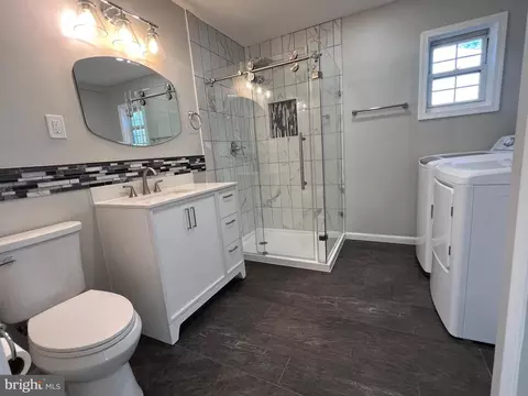Bath - 805 Spa Rd, Annapolis, MD 21401 photo 3 of 4