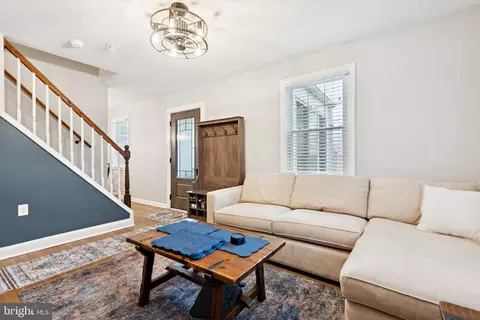 Entry Way - 805 Spa Rd, Annapolis, MD 21401 photo 2 of 8