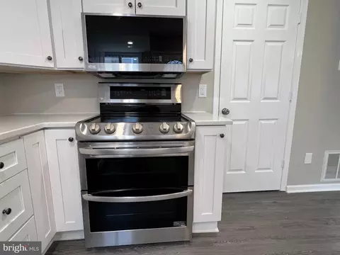 Kitchen - 805 Spa Rd, Annapolis, MD 21401 photo 5 of 7