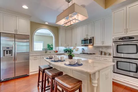 2708 Merlot Ln, Annapolis, MD 21401