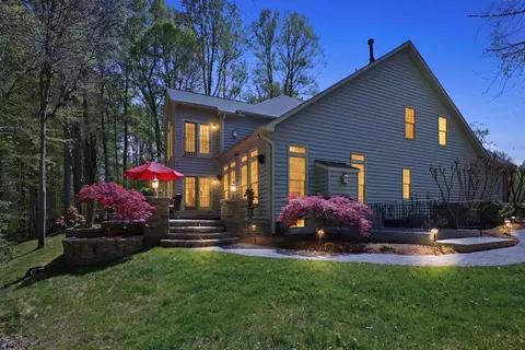 Exterior - 206 May Ln, Edgewater, MD 21037 photo 10 of 12