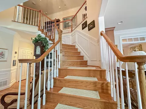 Entry Way - 8201 Green Ice Dr, Pasadena, MD 21122 photo 3 of 4