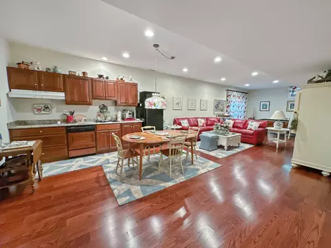Kitchen - 8201 Green Ice Dr, Pasadena, MD 21122 photo 11 of 12
