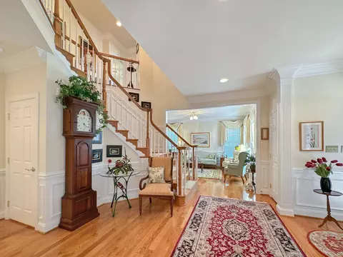 Entry Way - 8201 Green Ice Dr, Pasadena, MD 21122 photo 2 of 4
