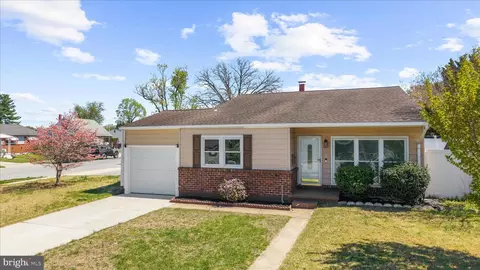 107 Hollywood Dr, Glen Burnie, MD 21060