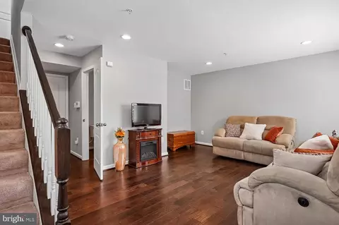 Entry Way - 7105 River Birch Dr, Hanover, MD 21076 photo 1 of 14