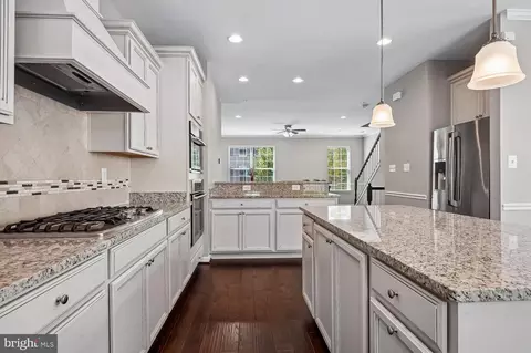 Kitchen - 7105 River Birch Dr, Hanover, MD 21076 photo 6 of 9