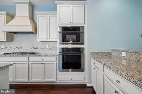 Kitchen - 7105 River Birch Dr, Hanover, MD 21076 photo 3 of 9