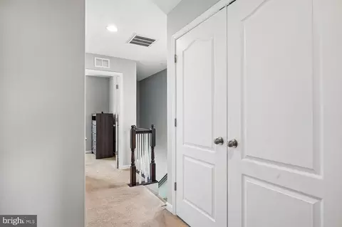 Entry Way - 7105 River Birch Dr, Hanover, MD 21076 photo 9 of 14