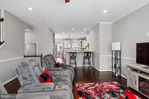 Entry Way - 7105 River Birch Dr, Hanover, MD 21076 photo 5 of 14