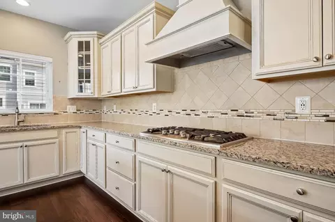 Kitchen - 7105 River Birch Dr, Hanover, MD 21076 photo 5 of 9