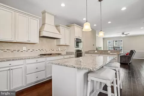 Kitchen - 7105 River Birch Dr, Hanover, MD 21076 photo 8 of 9