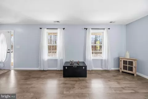 Living - 1221 Cedar Ln, Edgewater, MD 21037 photo 2 of 3