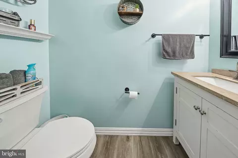 Entry Way - 1221 Cedar Ln, Edgewater, MD 21037 photo 8 of 9