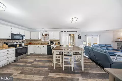 Other - 1221 Cedar Ln, Edgewater, MD 21037 photo 3 of 10