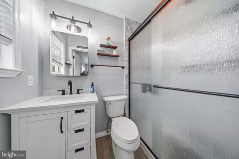 Bath - 1221 Cedar Ln, Edgewater, MD 21037 photo 2 of 2