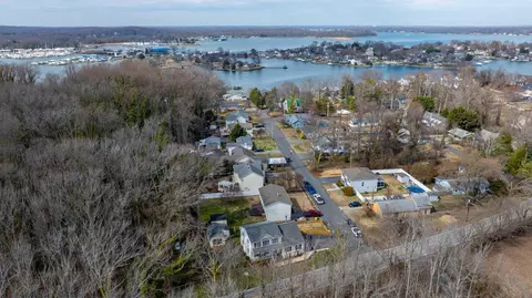 View/Area - 1221 Cedar Ln, Edgewater, MD 21037 photo 1 of 9